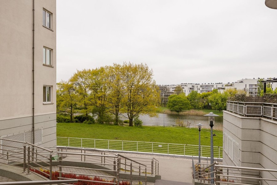 Warszawa, Praga-Południe Grochów, Aleja Stanów Zjednoczonych, 2 pokoje w Al. Stanów Zjednoczonych - loggia