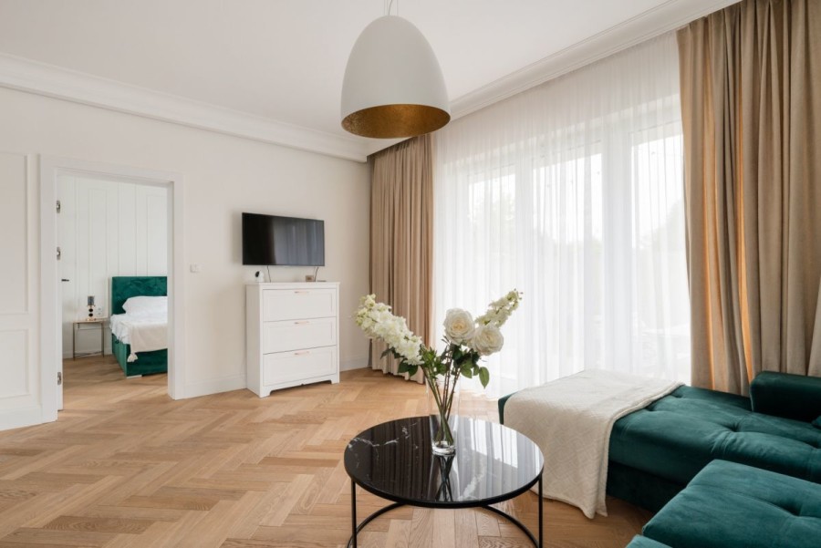 Warszawa, Wawer, Chodzieska, Elegancki apartament z ogródkiem