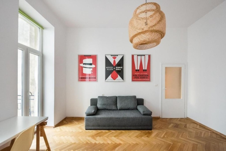 Warszawa, Śródmieście, Żurawia, Klasyczny apartament w przedwojennej kamienicy