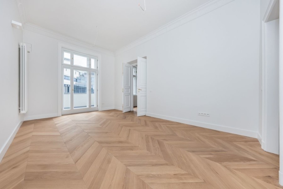 Warszawa, Śródmieście, Bracka, Apartament w kamienicy przy Brackiej